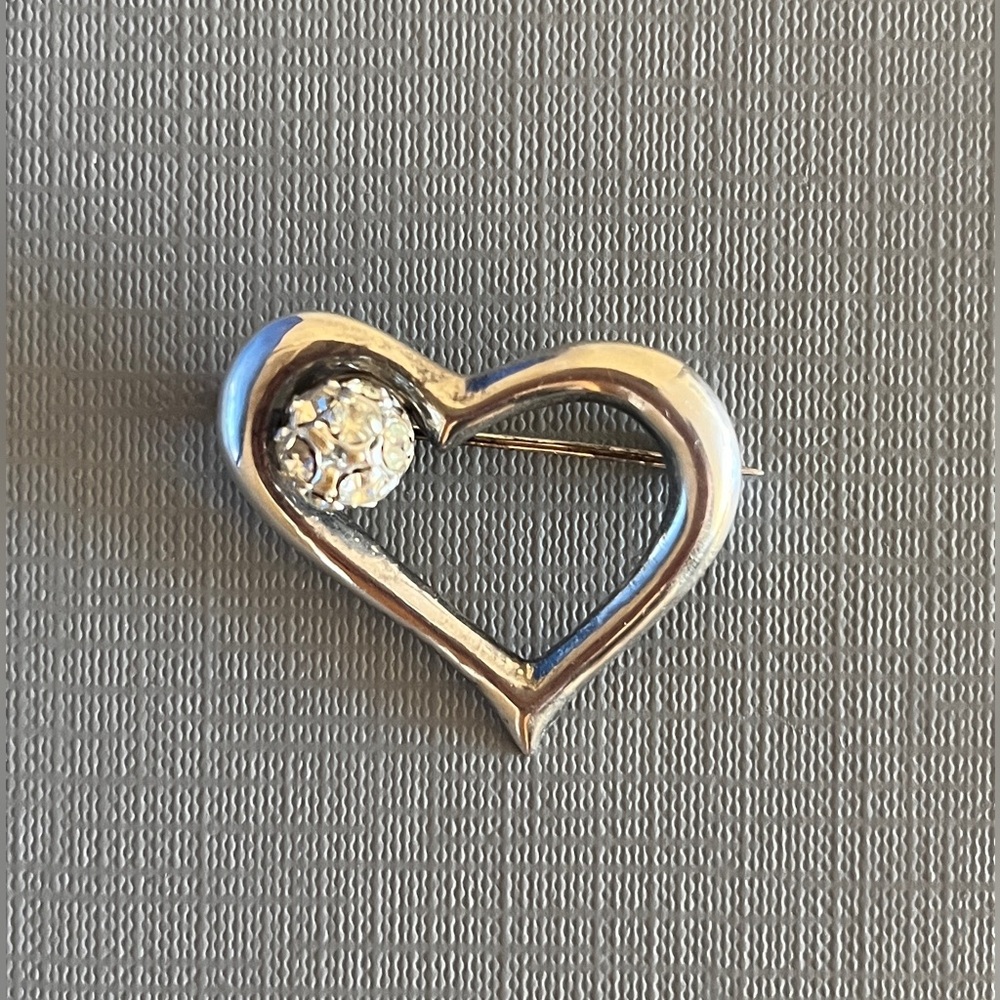 Vintage Mid-century Sterling Silver 925 Cubic Zirconia Open Heart brooch .